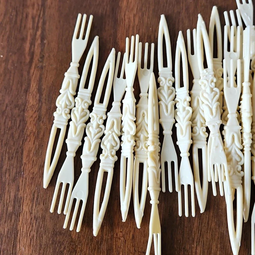 Vintage Ivory Color Plastic Hors d'oeuvre 30 Party Picks Forks in Holder